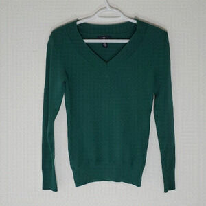 Gap green xs v neck long sleeve sweater